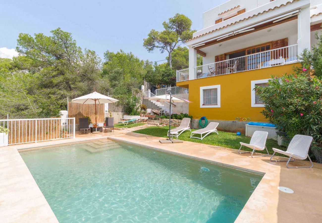Piscine privée et jardin à Casa Mar à Ibiza