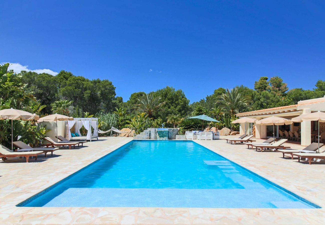 Extérieur de la villa Can Cama à Santa Eulalia, Ibiza.