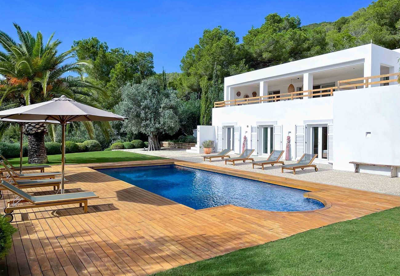 Villa Amantiga à Ibiza avec piscine et jardin